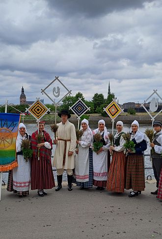 Folkloras kopa "Ritam"